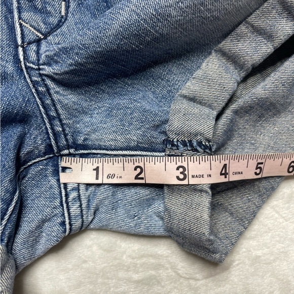 Lovers + Friends Dylan Cuffed Boyfriend Denim Jean Shorts in Skycrest Size 24 - Picture 14 of 15